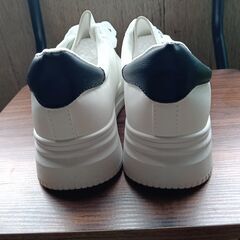 新品 24.5cm レディース スニーカー ホワイト シューズ 靴 カジュアル 識別番号:(950-Z)の画像