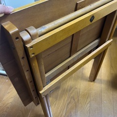 折りたたみテーブルの画像