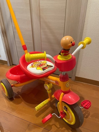 アンパンマン三輪車　手押し棒付き