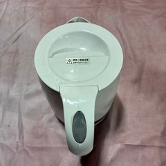 ケトル　電気ケトル　ホワイト　0.8L  中古　動作確認済みの画像