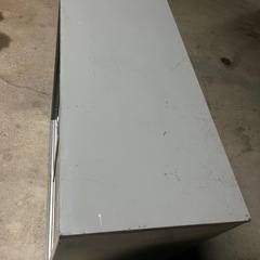 鉄の収納棚の画像