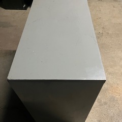 鉄の収納棚の画像