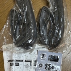 オットマン付きレザーチェアの画像