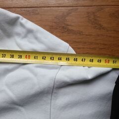 ZARA Tシャツの画像