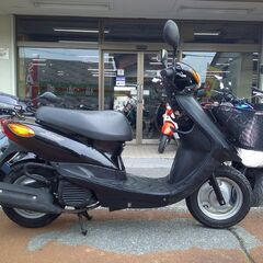 NO.5558　ＪＯＧ （ジョグ）　水冷４サイクルエンジン　前カゴ付き　フューエルインジェクション車　ブラック　☆彡の画像