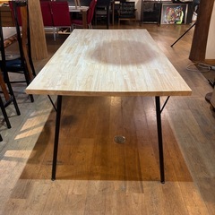 ディスプレイ センター テーブル の画像