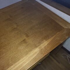 ダイニングのテーブル（椅子なし）の画像