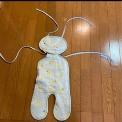 ニトリ　ベビーカーシート　レモン柄の画像
