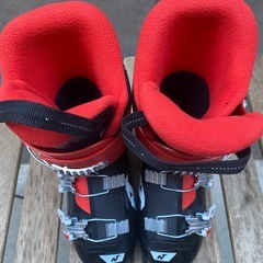 ノルディカのジュニア用スキーブーツ「SPEEDMACHINE J3」の画像