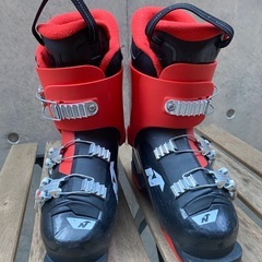 ノルディカのジュニア用スキーブーツ「SPEEDMACHINE J3」の画像