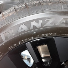 新車外しノーマルタイヤ205/60r16の画像