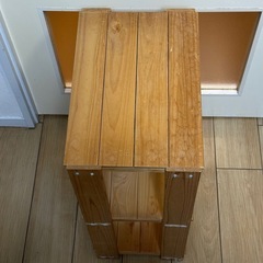 木製の棚 3段の画像