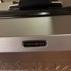 1フライトのみ使用　Samsonite サムソナイト　 キャリーケース スーツケース　シルバー グレー系　ダブルキャスター 4輪の画像
