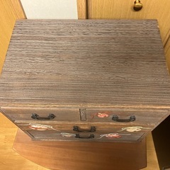 霧の収納家具の画像