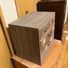 霧の収納家具の画像