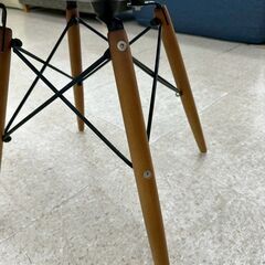 ★リユースのサカイ高崎店★TJ13344 (株)オーヤマ 椅子 黒 H42×D44.5×W45.5 クリーニング済みの画像