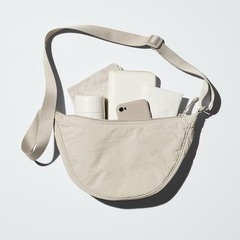 □ UNIQLO ラウンドショルダーバッグ 黒 □の画像