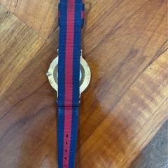 ダニエルウェリントン　ネイビー/レッド ナイロンバンド 時計の画像