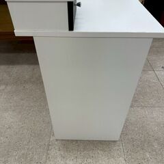★リユースのサカイ高崎店★TJ13346  デスク 白 H83×D50×W100 クリーニング済みの画像
