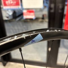 DT SWISS 「ディーティースイス」 R470 DISC フロントホイール / 福岡店 rc_ITHF2XB21G8Q_Rrp9の画像