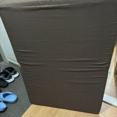 【本日限定・無料】シングル敷布団１枚＆折りたたみマットレス１枚 の画像