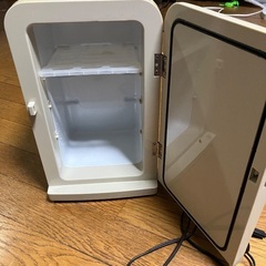 コンパクト電子冷温ボックスの画像