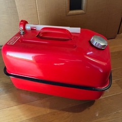 ガソリン缶　の画像