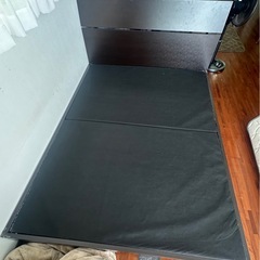 配達可【ダブルベッドフレーム】【管理番号10911】金の画像