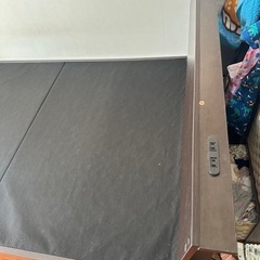 配達可【ダブルベッドフレーム】【管理番号10911】金の画像