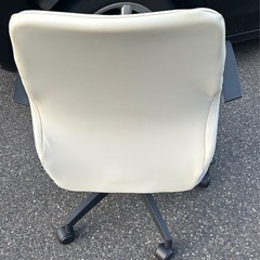 オフィスチェア ホワイト キャスター付きの画像