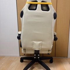 ゲーミングチェアの画像