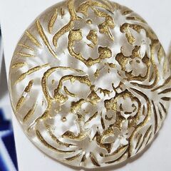 【新品未使用品】透明感溢れる金細工のような。蕩けそうな柔らかな印象のピアス、いかがでしょうか？の画像