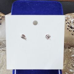 【新品未使用品】透明感溢れる金細工のような。蕩けそうな柔らかな印象のピアス、いかがでしょうか？の画像