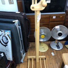 【リサイクルショップどりーむ鹿大前店】No.3309　木製ハンガーラック　シンプルの画像