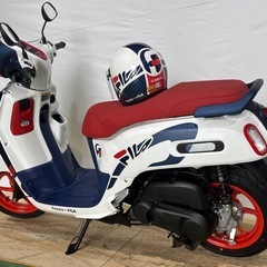 おしゃれスクーター　FILAコラボ限定車♪　ヤマハ　Fazzio　ハイブリット　125cc タイモデル　コラボオリジナルヘルメット付♪の画像