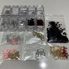 ネイルパーツ15種類+ジェルネイル9種類(中古)の画像