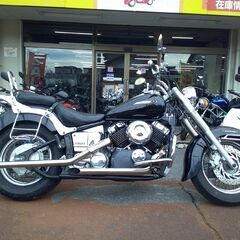 NO.5564　ヤマハ　ドラッグスター４００クラシック　ＶＨ０１Ｊ　スラッシュカットマフラー　リヤボックス付き　サイドバックサポート付き　ブラック　☆彡の画像