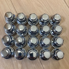新車外し　トヨタ純正ホイールナット　20個セットの画像