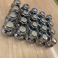 新車外し　トヨタ純正ホイールナット　20個セットの画像