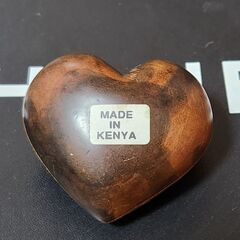 新品未使用品。天然素材。ころりとまろみのある、手に優しいペーパーウェイト、いかがでしょうか？の画像