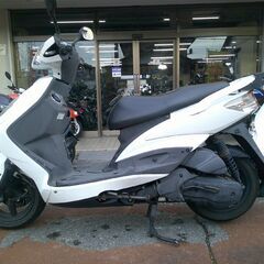 NO.5565　シグナス１２５ＸＳＲ　ＳＥ４４Ｊ　４サイクル　ＦＩ車　リヤキャリア付き　ホワイト　☆彡の画像