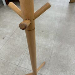 ★リユースのサカイ高崎店★TJ13360  ハンガーポール ライトブラウン H173×D49×W49 クリーニング済みの画像