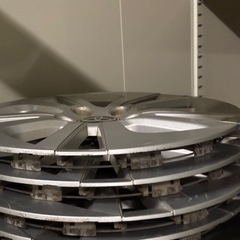 決まりますただ50プリウスで使用してたホイールカバーの画像