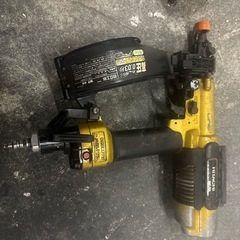 日立高圧65ミリ釘打ち機➕日立高圧ボードビス打ち機セットの画像