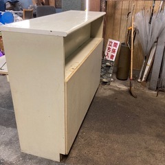 カウンター式テーブル？棚？？の画像