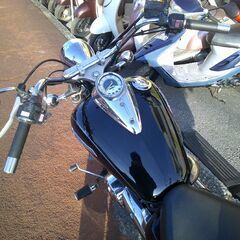 NO.5566　ドラッグスター２５０（ＶＧ０２Ｊ）　空冷４サイクルＶツインエンジン　ショートフラットスラッシュカットマフラー　ブラック　☆彡の画像