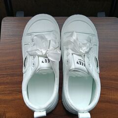 新品 23.5cm レディース スニーカー ホワイト シューズ 靴 カジュアル 識別番号:(948-Z)の画像