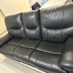 電動リクライニングソファ　　レザー調　USB充電可の画像