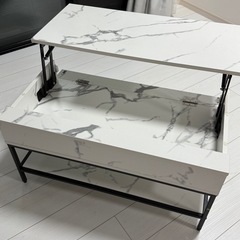 大理石柄　ローテーブルの画像