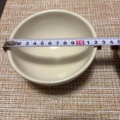 クリーム色　ボウル2個セットの画像